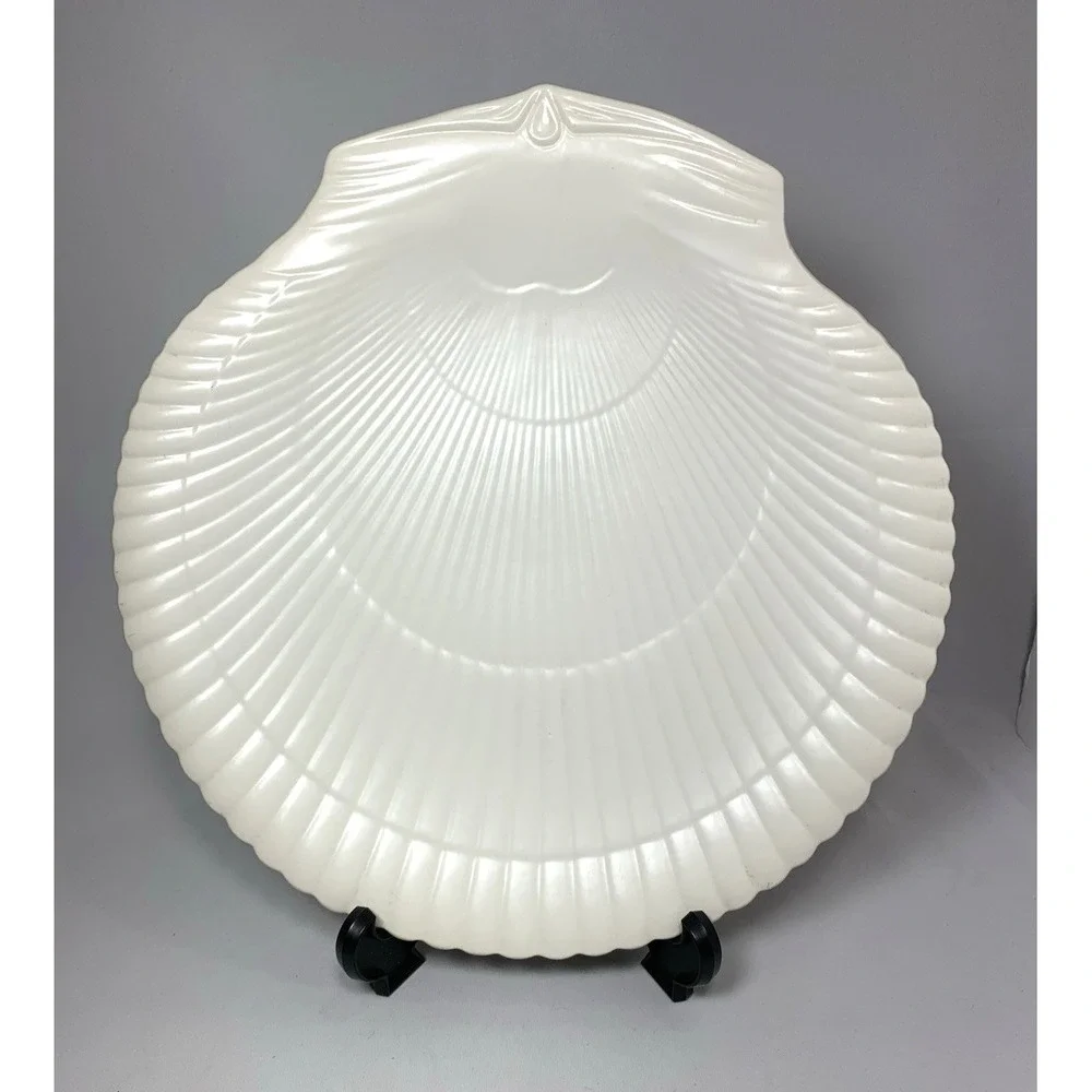 Wedgwood Nautilus Dinner Plate Shell Cream Satin 10.5